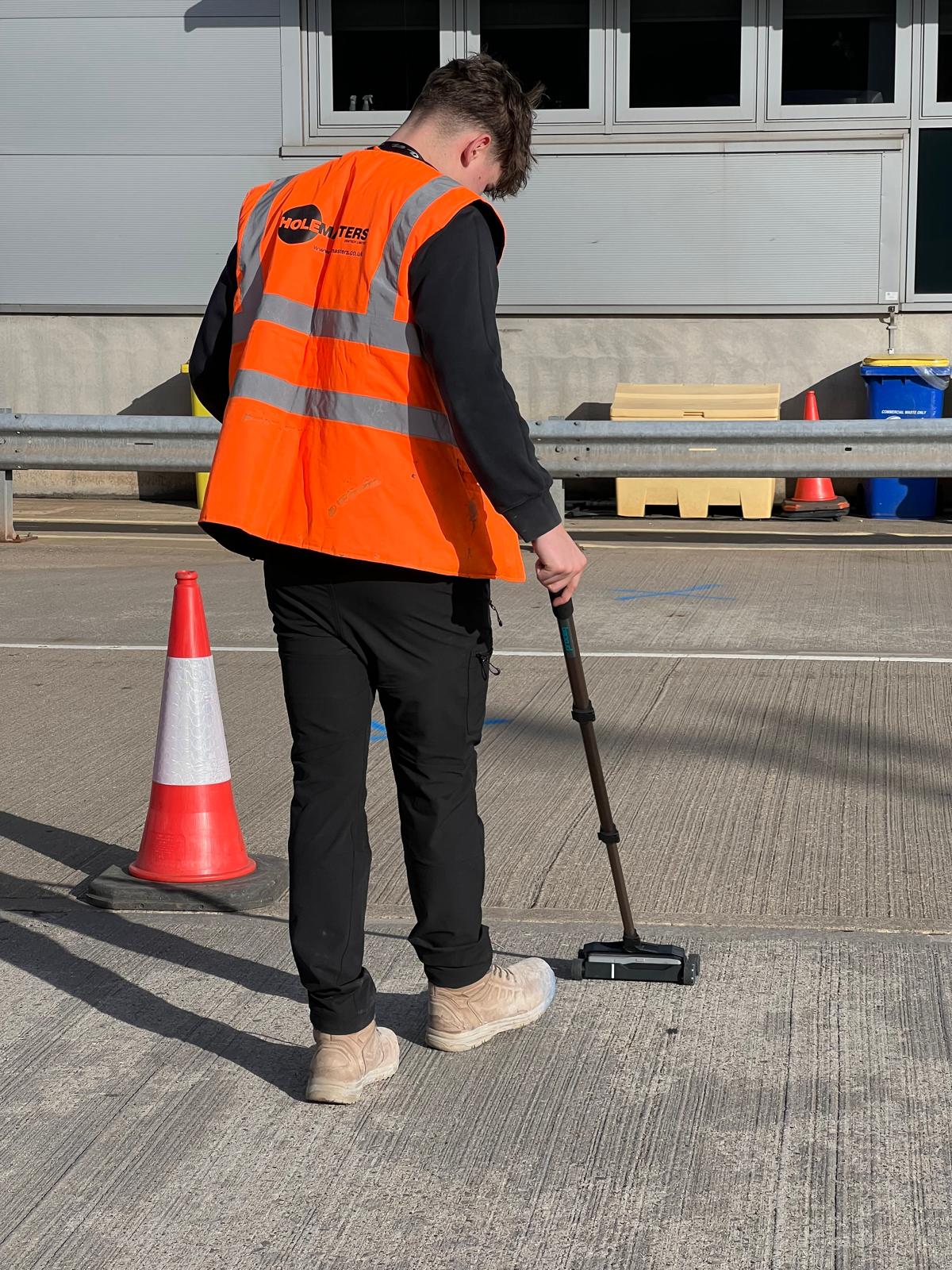 HDL operative scanning concrete slab on site